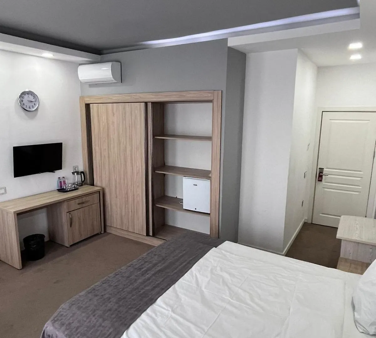 Baku Noor-Halal Hotel